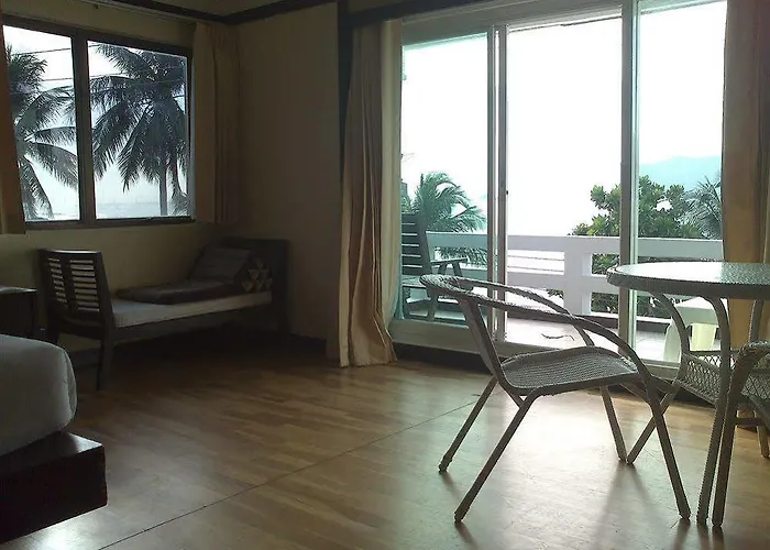 Nilly\'S Marina Inn